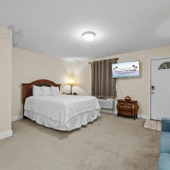 Oak Shores Studio 39 | Just a Short Walk to the Beach!