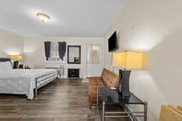 Oak Shores Studio 13 | Just a Short Walk to the Beach! - Image 4