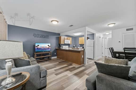 Oak Shores 126 | Just a Short Walk to the Beach! - Image 1