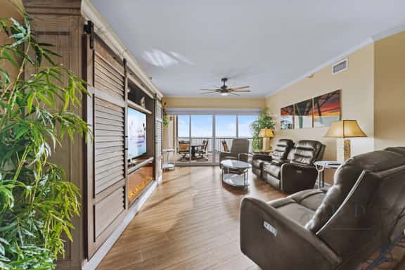 Beautiful Sea Breeze 1011 Penthouse, Corner Unit Overlooking the Gulf! - Image 1