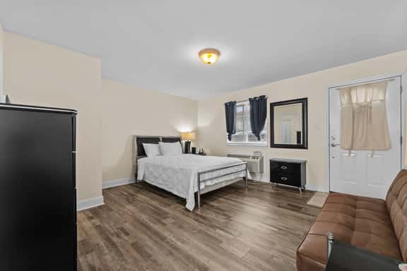 Oak Shores Studio 13 | Just a Short Walk to the Beach! - Image 1