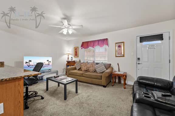 Oak Shores 115 | Just a Short Walk to the Beach! - Image 1