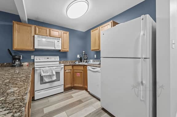 Oak Shores 126 | Just a Short Walk to the Beach! - Image 4