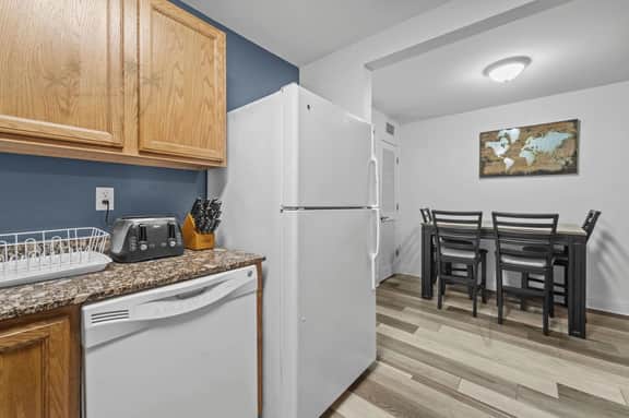 Oak Shores 126 | Just a Short Walk to the Beach! - Image 5