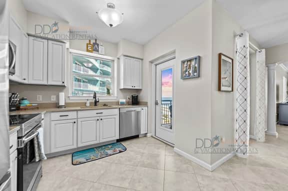 Legacy Tower II 801 | Deluxe Unit with Stunning Coastal Views! - Image 5