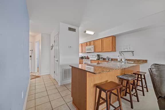 Oak Shores 61 | 2 Bedroom in the Heart of Biloxi! - Image 4