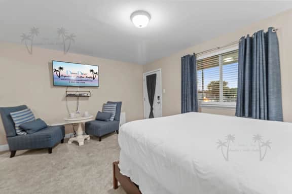 Oak Shores Studio 4 | Just a Short Walk to the Beach! - Image 2