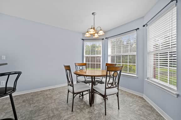 Cozy Home on Jessica Drive! - Image 5