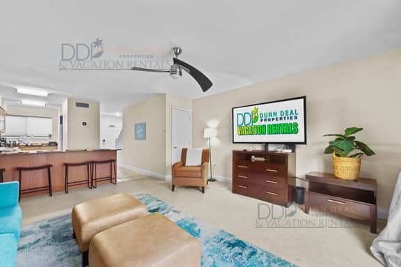 Oak Shores 104 | Just a Short Walk to the Beach! - Image 2