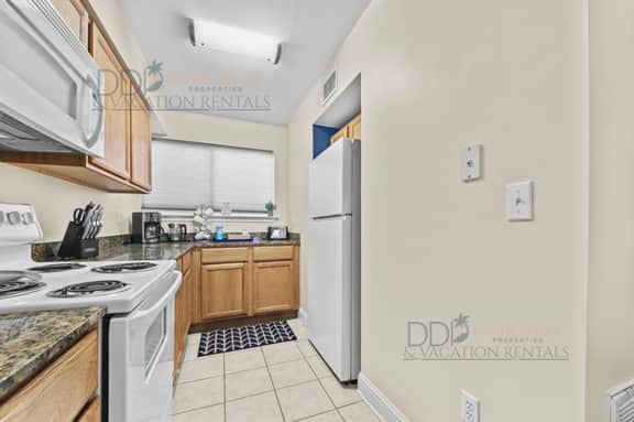 Oak Shores 104 | Just a Short Walk to the Beach! - Image 3