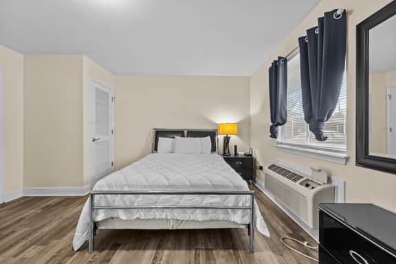 Oak Shores Studio 13 | Just a Short Walk to the Beach! - Image 3