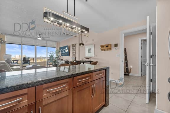 Ocean Club 406 | Enjoy Views of the Gulf! - Image 5