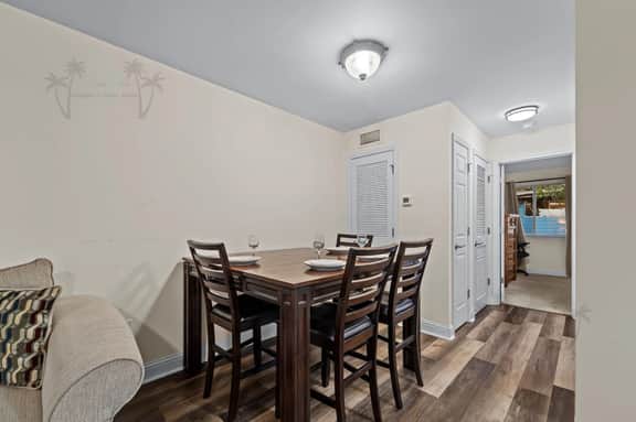 Oak Shores 129 | Just a Short Walk to the Beach! - Image 4