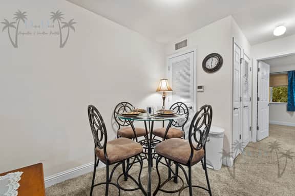 Oak Shores 115 | Just a Short Walk to the Beach! - Image 4